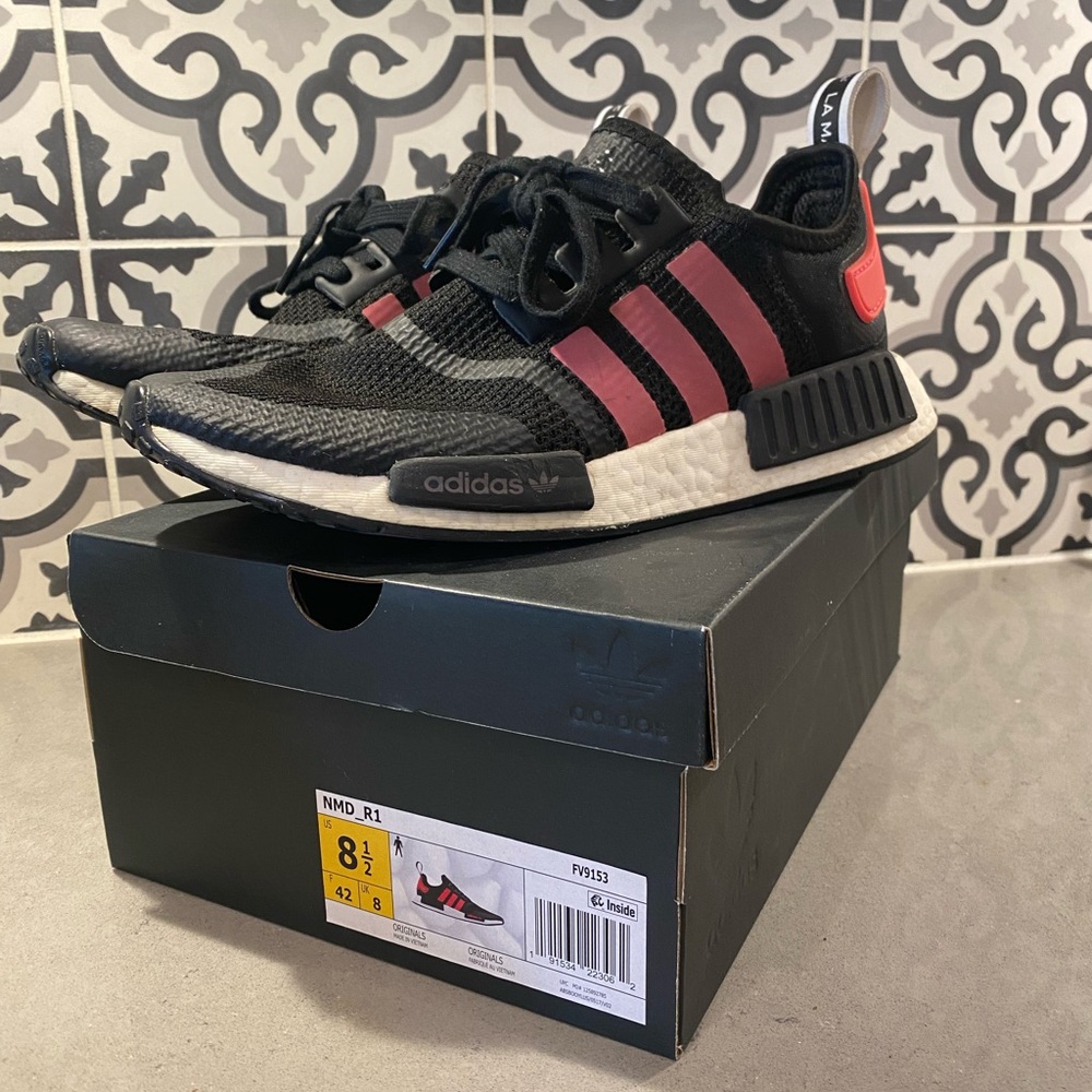 Women’s Adidas NMD R1 Size 8 1/2 Great Condition!